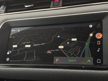 Land Rover Range Rover Evoque 1.5 P300e 12.2kWh R-Dynamic S Plug-in 4WD (309 ps) - ADAPT CRUIS