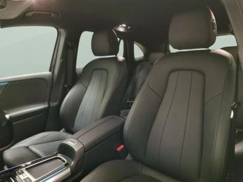 Mercedes-Benz EQA EQA 250+ 70.5kWh Sport Night Edition (190 ps) - HEATED LEATHER