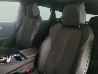 Peugeot 3008 1.6 14.2kWh GT Plug-in e-EAT (225 ps) - LED - REVERSE CAM