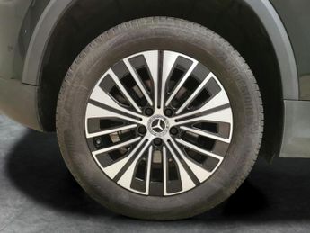 Mercedes-Benz EQA EQA 250+ 70.5kWh Sport Night Edition (190 ps) - HEATED LEATHER