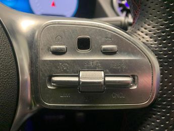 Mercedes-Benz EQA EQA 250+ 70.5kWh AMG Line (Premium) (190 ps) - ADAPTIVE LIGHTS
