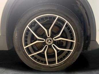 Mercedes-Benz EQA EQA 250+ 70.5kWh AMG Line (Premium) (190 ps) - ADAPTIVE LIGHTS