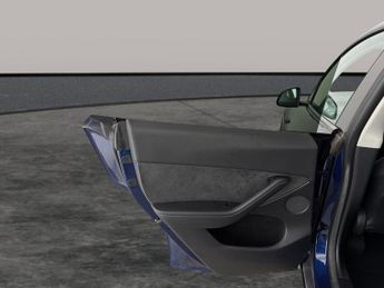 Tesla Model Y (Dual Motor) Long Range 4WDE (384 bhp) - HEATED STEERING - WIFI