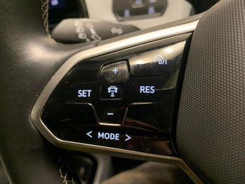 Volkswagen ID.3 Pro Performance 58kWh Life (204 ps) - HEATED SEATS - ALCANTARA -