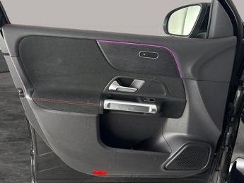 Mercedes-Benz EQB EQB 300 66.5kWh AMG Line 4MATIC (228 ps) - LED - REVERSE CAM - 7