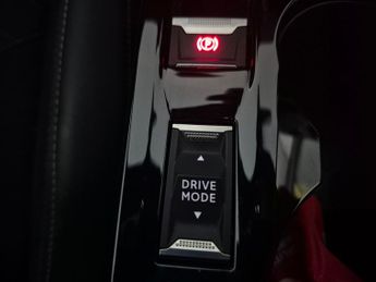 Peugeot E-2008 50kWh GT Premium (136 ps) - REVERSE CAM - ALCANTARA - NAV