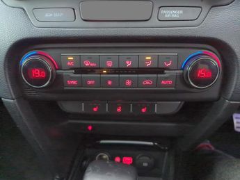 Kia Ceed 1.4 T-GDi GT-Line S DCT (138 bhp) - LED - REVERSE CAM - NAV