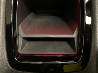 Volkswagen ID.3 Pro Performance 58kWh Life (204 ps) - HEATED SEATS - ALCANTARA -