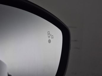 Peugeot E-2008 50kWh GT Premium (136 ps) - REVERSE CAM - ALCANTARA - NAV