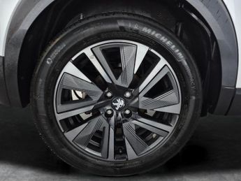 Peugeot E-2008 50kWh GT Premium (136 ps) - REVERSE CAM - ALCANTARA - NAV