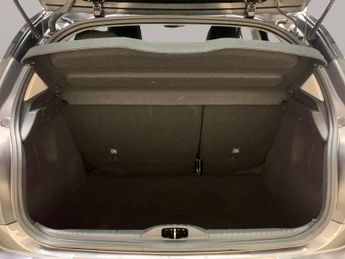 Citroen C3 1.2 PureTech PLUS EAT6 (110 ps) - AIR CON - PARK SENSORS - DAB