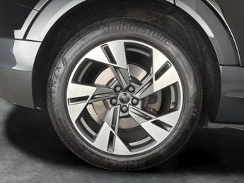 Audi e-tron 55 Sport Sportback quattro 95kWh (11kW Charger) (408 ps) - REVER