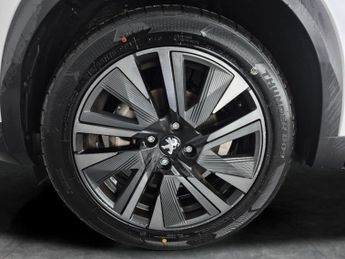 Peugeot E-2008 50kWh GT Premium (136 ps) - REVERSE CAM - ALCANTARA - NAV