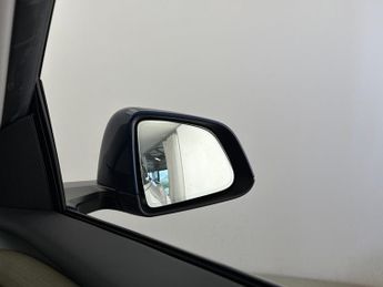 Tesla Model Y (Dual Motor) Long Range 4WDE (384 bhp) - HEATED STEERING - WIFI