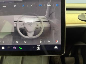 Tesla Model Y (Dual Motor) Long Range 4WDE (384 bhp) - HEATED STEERING - WIFI