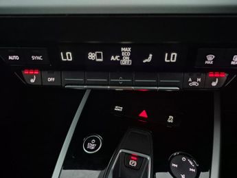 Audi Q4 E-tron 35 Sport 55kWh (170 ps) - CARPLAY - ACTIVE LANE ASSIST - LED