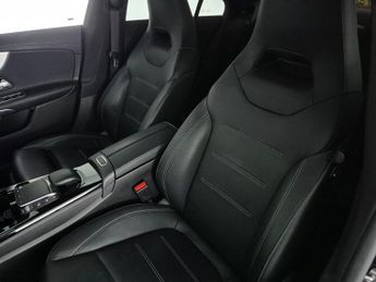 Mercedes-Benz CLA 1.3 CLA180 AMG Line Coupe 7G-DCT (136 ps) - HEATED LEATHER