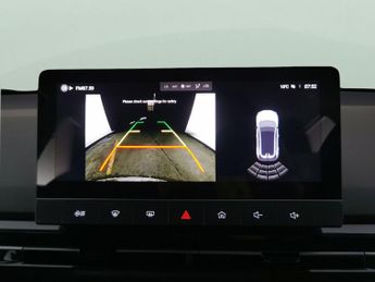MG Mg4 64kWh SE Long Range (203 ps) - REVERSE CAM - NAV - BLUETOOTH