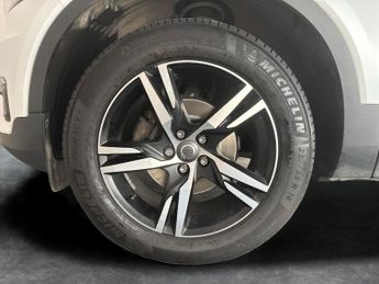 Volvo XC40 1.5 T3 R-Design (163 ps) - PARK ASSIST - LED - LANE DEPARTURE