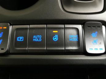 Hyundai Kona 64kWh Ultimate (10.5kW Charger) (204 ps) - NAV - HEATED STEERING