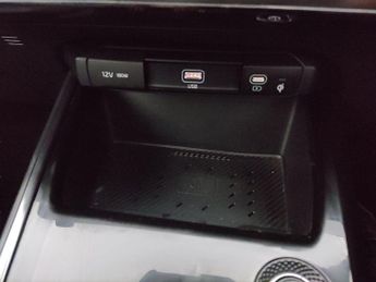 Kia Niro 64.8kWh 4 (201 bhp) - REVERSE CAM - NAV - HEATED SEATS