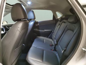 Hyundai Kona 64kWh Ultimate (10.5kW Charger) (204 ps) - NAV - HEATED STEERING