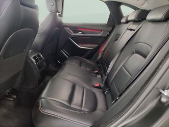Jaguar F-PACE 2.0 D200 MHEV R-Dynamic Black AWD (204 ps) - REVERSE CAM - NAV