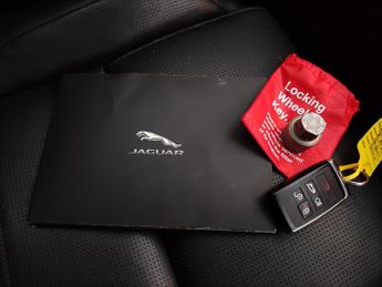 Jaguar F-PACE 2.0 D200 MHEV R-Dynamic Black AWD (204 ps) - REVERSE CAM - NAV