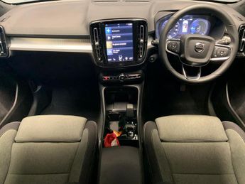 Volvo XC40 1.5h T4 Recharge 10.7kWh Plus Plug-in (211 ps) - PARK ASSIST - L