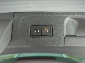 Volkswagen Passat 1.5 TSI EVO R-Line DSG (150 ps) - LED - HEATED LEATHER - WIFI