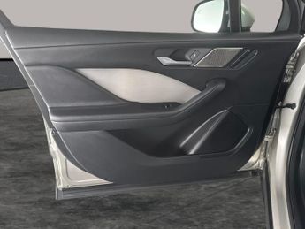 Jaguar I-PACE 400 90kWh SE 4WD (400 ps) - CARPLAY - KEYLESS ENTRY - LED