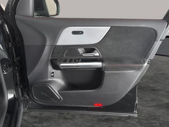 Mercedes-Benz EQA EQA 250+ 70.5kWh AMG Line (190 ps) - COMFORT PACK - PADDLE SHIFT