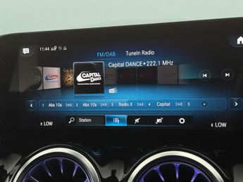 Mercedes-Benz EQA EQA 250+ 70.5kWh AMG Line (190 ps) - COMFORT PACK - PADDLE SHIFT