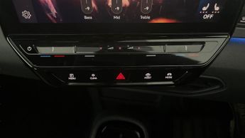 Volkswagen ID.3 Pro 58kWh Life (145 ps) - DAB - AMBIENT INTERIOR LIGHTING