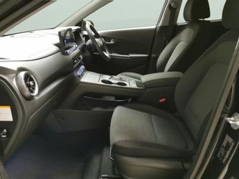 Hyundai Kona 64kWh Premium (10.5kW Charger) (204 ps) - HEATED SEATS - HEATED 