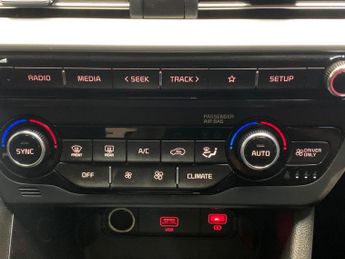 Kia Niro 1.6 GDi 2 DCT (139 bhp) - CRUISE - PADDLE SHIFT - AIR CON