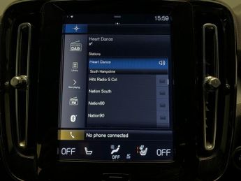 Volvo XC40 1.5h T4 Recharge 10.7kWh Plus Plug-in (211 ps) - PARK ASSIST - L