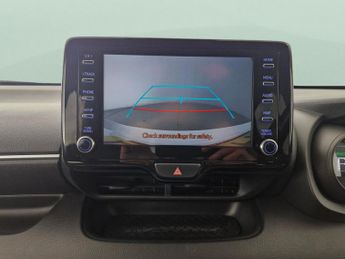 Toyota Yaris 1.5 VVT-h Design E-CVT (116 ps) - BLUETOOTH - AIR CON - DAB