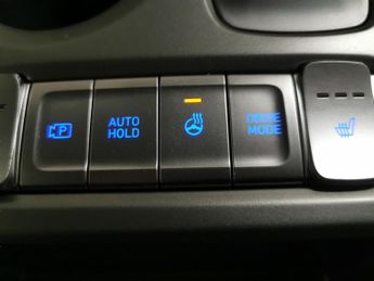 Hyundai Kona 64kWh Premium (10.5kW Charger) (204 ps) - HEATED SEATS - HEATED 