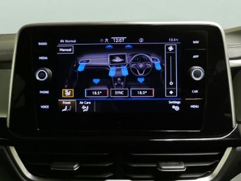 Volkswagen T-Roc 1.5 TSI R-Line DSG (150 ps) - DIGITAL DASH - AIR CON - AUTO HEAD