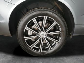 Volvo XC60 2.0h T6 Recharge 11.6kWh Inscription Plug-in AWD (340 ps) - CARP