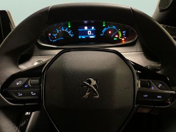Peugeot E-2008 50kWh Active Premium + (7kW Charger) (136 ps) - LED - NAV - BLUE