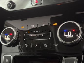 Jaguar I-PACE 400 90kWh SE 4WD (400 ps) - CARPLAY - KEYLESS ENTRY - LED
