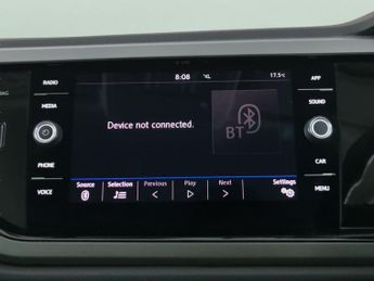 Volkswagen Polo 1.0 TSI SE DSG (95 ps) - SD CARD MEDIA INPUT - PRIVACY GLASS