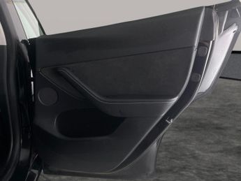 Tesla Model Y (Dual Motor) Long Range 4WDE (384 bhp) - REVERSE CAM - NAV - LEA