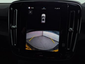 Volvo XC40 Recharge 69kWh Plus (231 ps) - BLACK ROOF RAILS - ACTIVE LANE AS