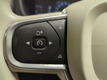 Volvo XC60 2.0 D4 Momentum Pro AWD (190 ps) - BLIND SPOT ASSIST - CONVENIEN