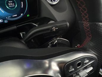 Mercedes-Benz EQA EQA 300 66.5kWh AMG Line 4MATIC (228 ps) - ADAPTIVE LIGHTS - HEA