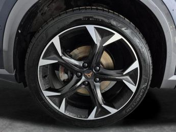 Cupra Formentor 1.4 eHybrid 12.8kWh V2 Plug-in DSG (204 ps) - PARK ASSIST - LED