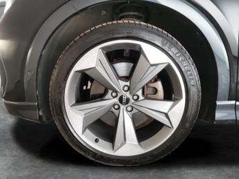 Audi Q4 E-tron 40 Vorsprung 82kWh (204 ps) - ADAPT CRUISE - BLACK ROOF RAILS - 